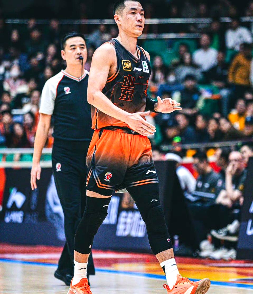 转会期突围战来临，山东男篮围绕CBA常规赛临场应变，话题不断，资深球员宣示担当的简单介绍