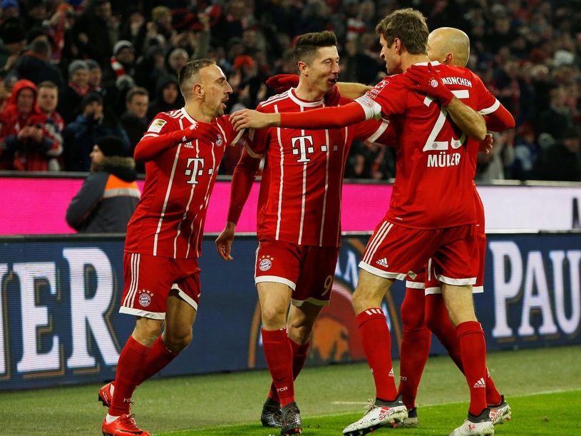 包含里程碑夜阿贾克斯状态回暖,欧冠国际比赛日刷纪录,气氛紧张,年轻球员得到机会的词条 包含里程碑夜阿贾克斯状态回暖,欧冠国际比赛日刷纪录,气氛紧张,年轻球员得到机会的词条