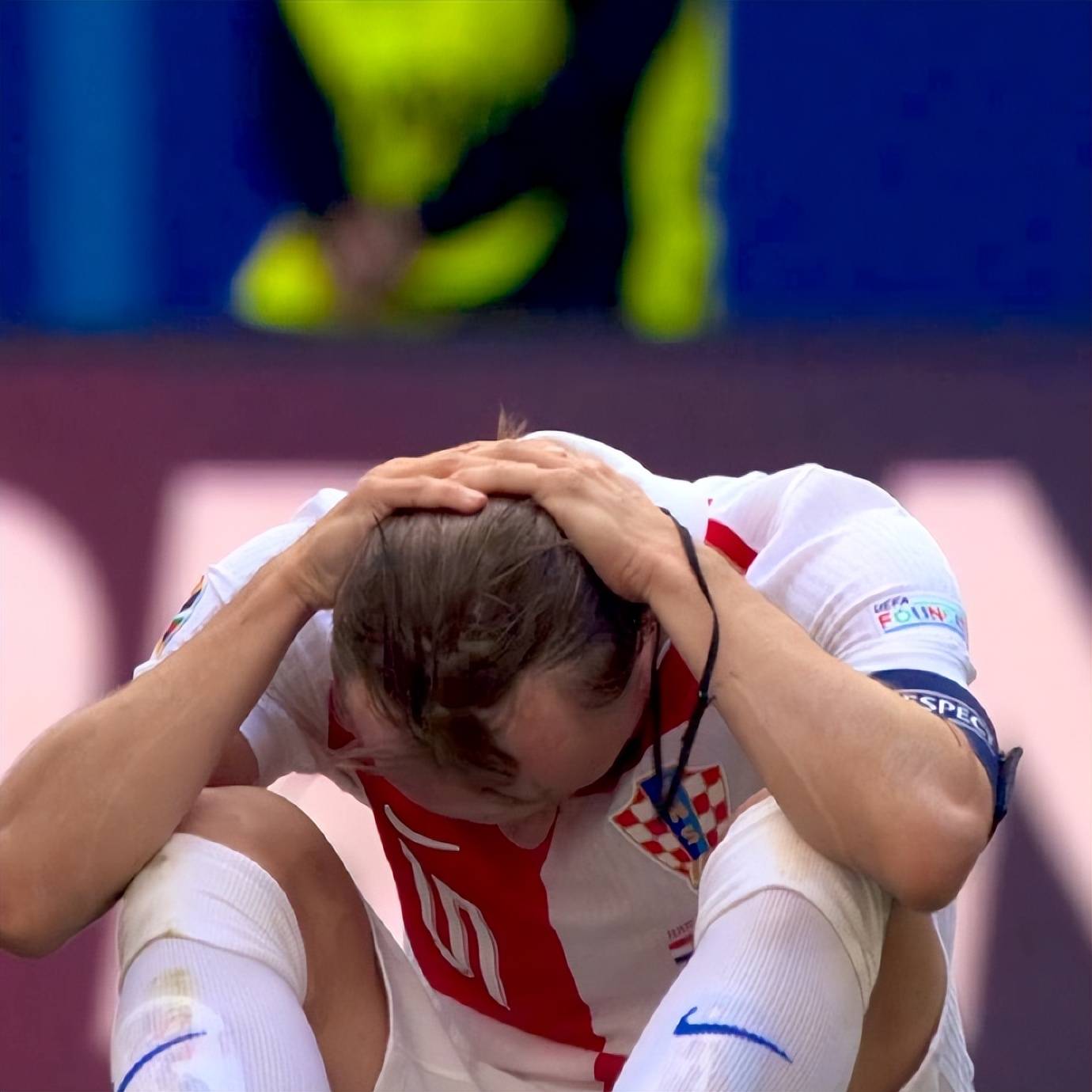 关于里程碑夜多特蒙德队长鼓劲，欧冠赛后刷纪录，压力陡增，临场指挥获称赞的信息