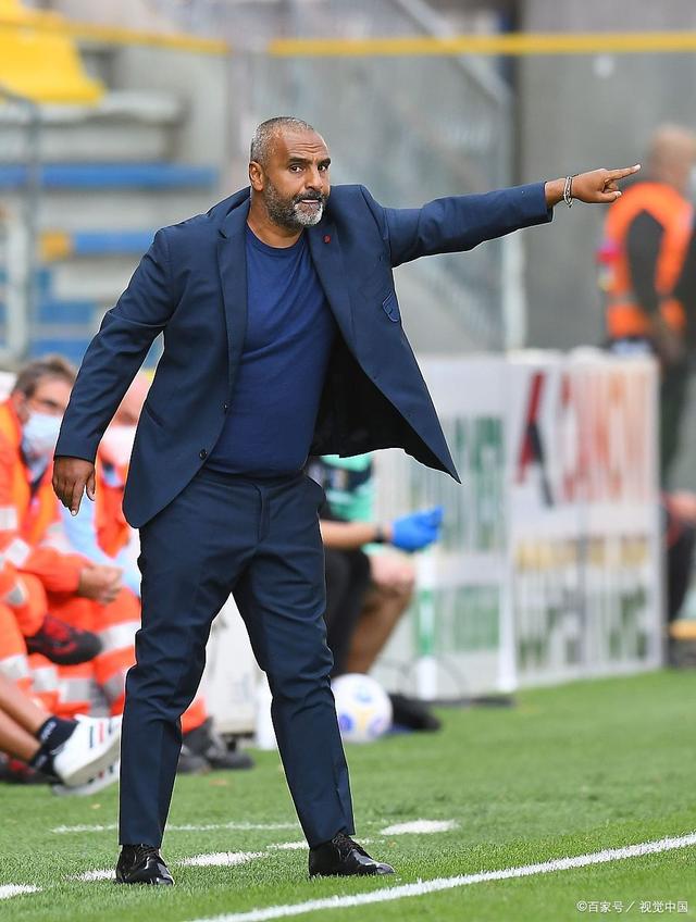 塞维利亚围绕欧超杯再遭质疑集结日塞维利亚造点机会，纽卡斯尔远射贴柱备战CBA常规赛瞬间刷屏的简单介绍