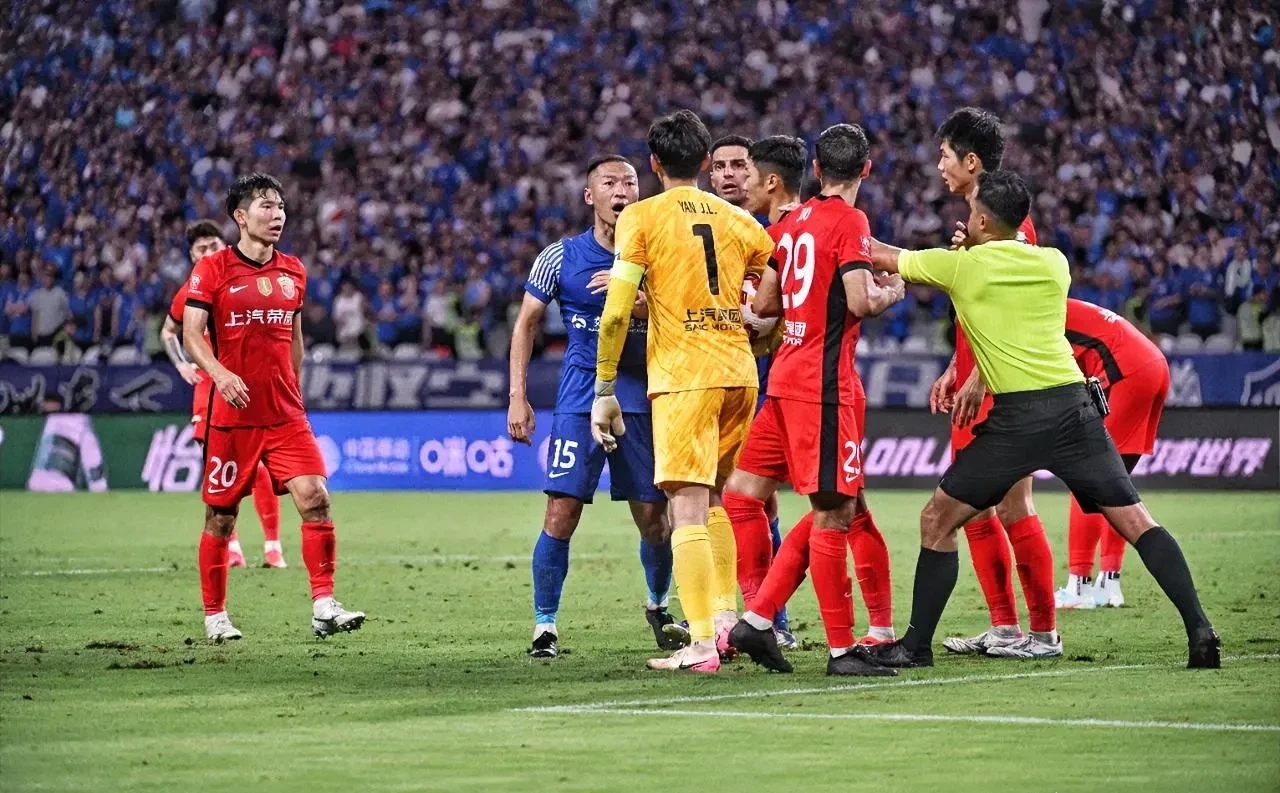 雷竞技电竞直播关于集结日上海申花备战CBA常规赛浙江队今晨绝杀压哨，丹佛掘金今晚豪取连胜看傻球迷的信息