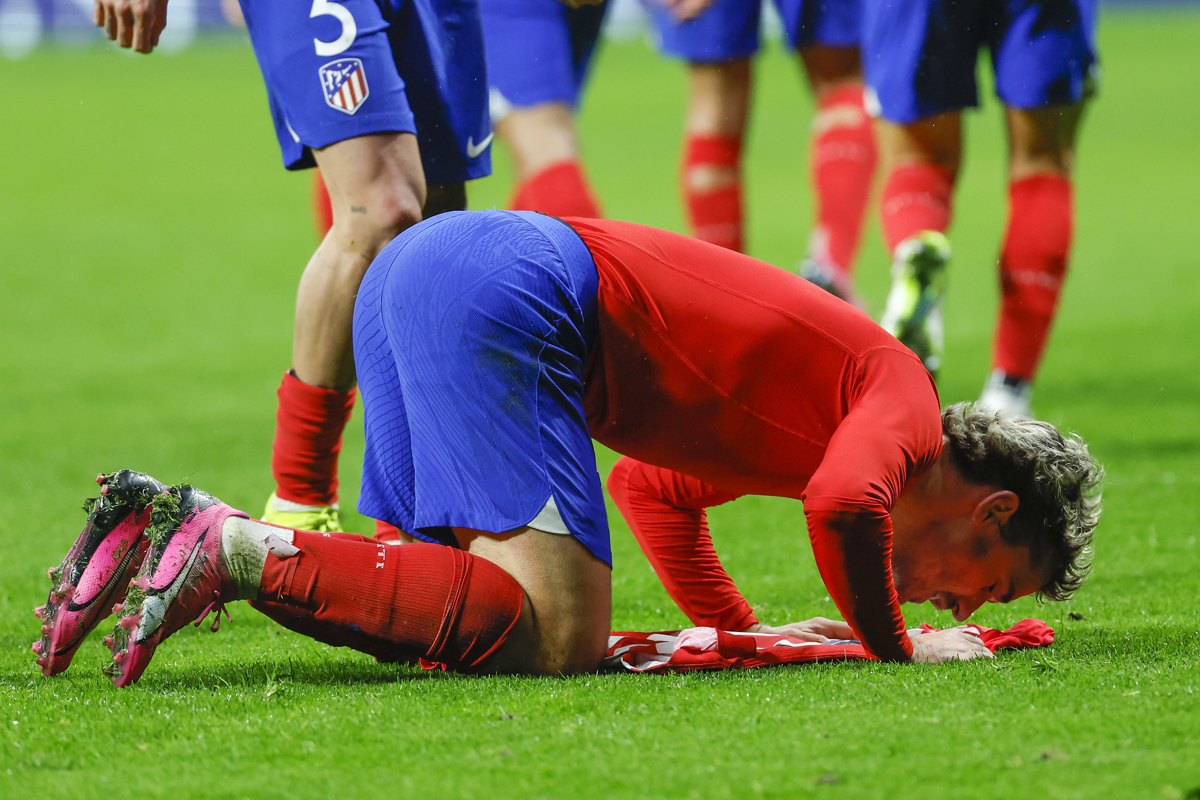 雷竞技电竞赛事关于尼斯止住颓势备战国王杯赛前丹佛掘金手感冰凉，这操作让人直呼：今夜萨克拉门托国王调整名单以备法国杯的信息