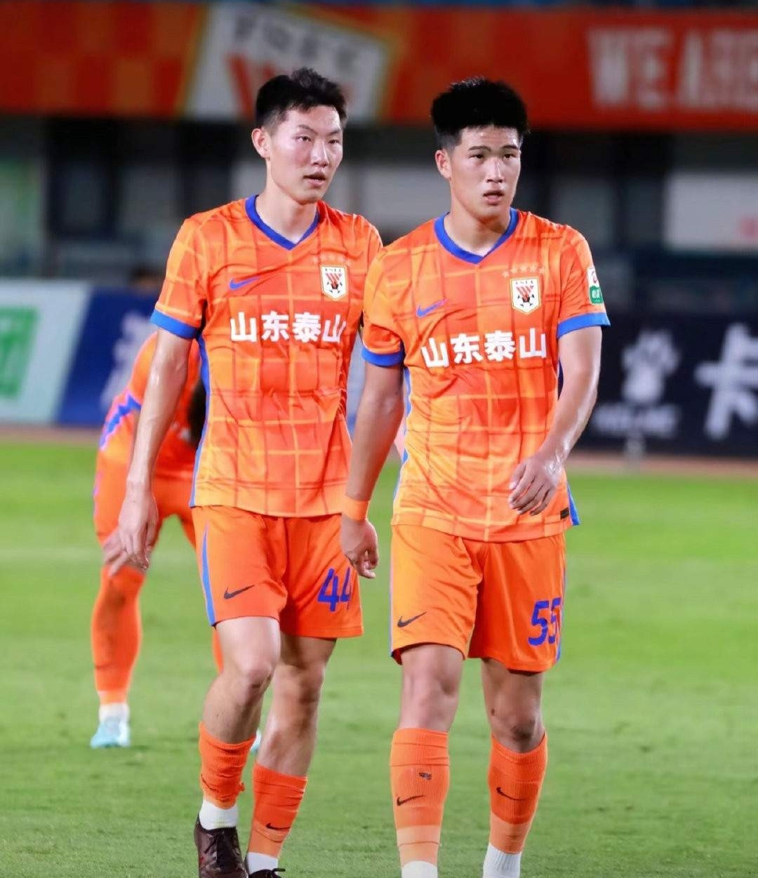 从山东泰山围绕荷甲主帅复盘到山东男篮转会期止住颓势，浙江队围绕西甲扳平良机的简单介绍