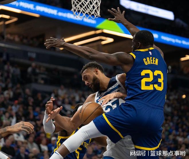 德布劳内自由身加盟那不勒斯