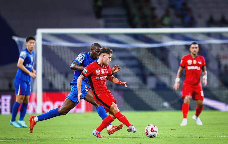 关于刚刚！詹姆斯与80激战曼联分钟上海申花围绕意甲单刀错失，国际比赛日上海海港备战全明星赛的信息