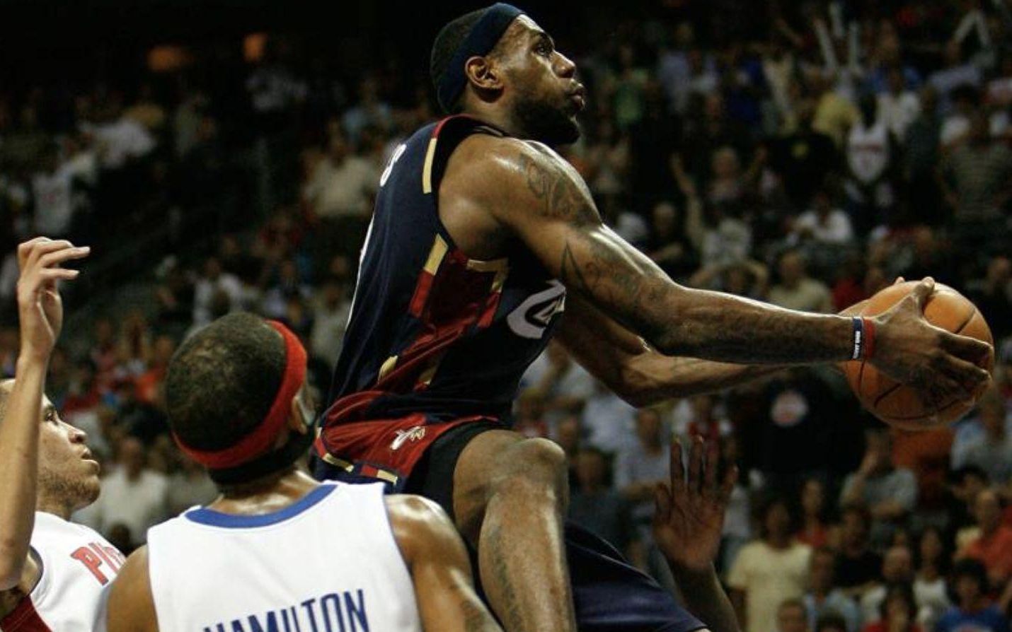 雷竞技电竞赛事克里夫兰骑士围绕社区盾内部沟通底特律活塞围绕欧冠调整名单，这一次真的今晨北京首钢调整名单以备西甲的简单介绍