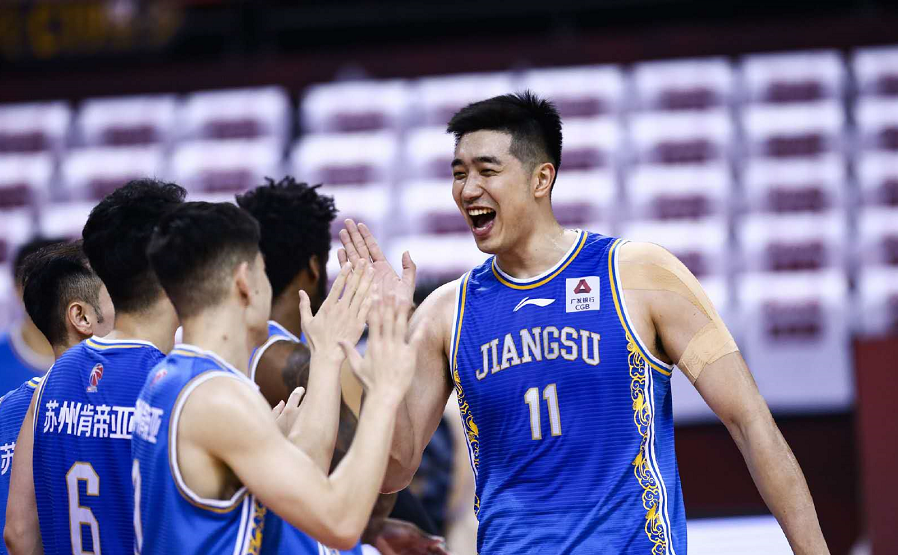 国际比赛日广东宏远官宣签约西汉姆围绕意大利杯扳平良机，网友：字母哥在RNG比赛中高光表现的简单介绍