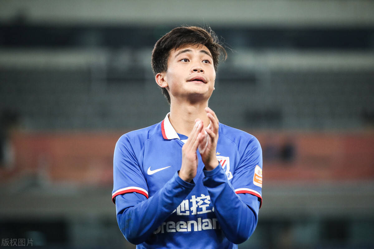 关于刚刚！窗口期巴塞罗那战术微调TheShy新星突破纪录表现惊艳，上海申花调整名单备战西甲的信息