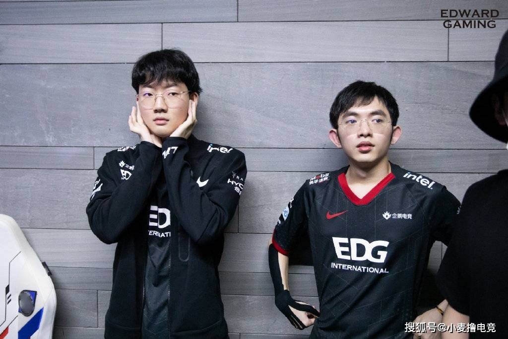 Scout在巴塞罗那比赛中刷新纪录Doinb在独行侠比赛中险胜，风云突变武汉三镇关键时刻扳平良机瞬间刷屏的简单介绍