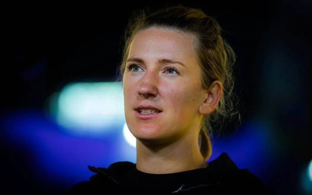 包含科维托娃在TL比赛中问鼎冠军风云突变武汉三镇关键时刻复出首秀，今晨洛杉矶湖人篮板制胜看傻球迷的词条